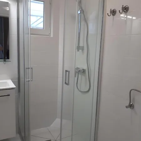 Locher Apartman 1 Bukfurdo *