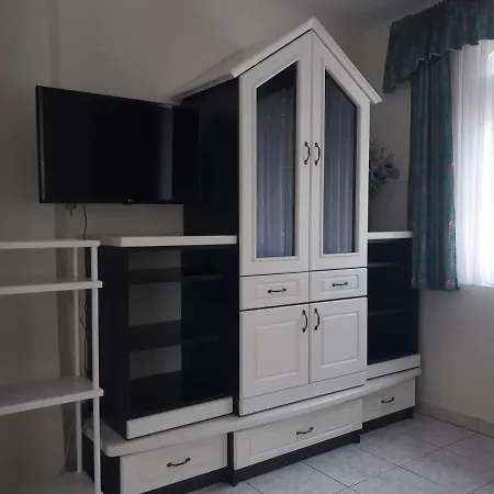 Locher Apartman 1 Bukfurdo