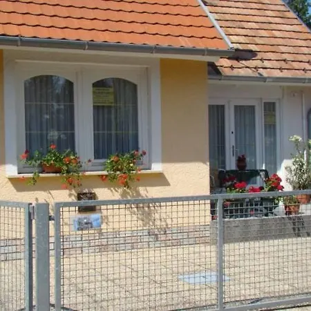 Locher 1 Buekfuerdo Apartmán