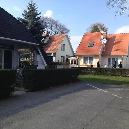 Locher 1 Buekfuerdo Apartmán *
